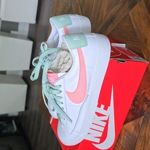Nike Blazer like new worn one time 9